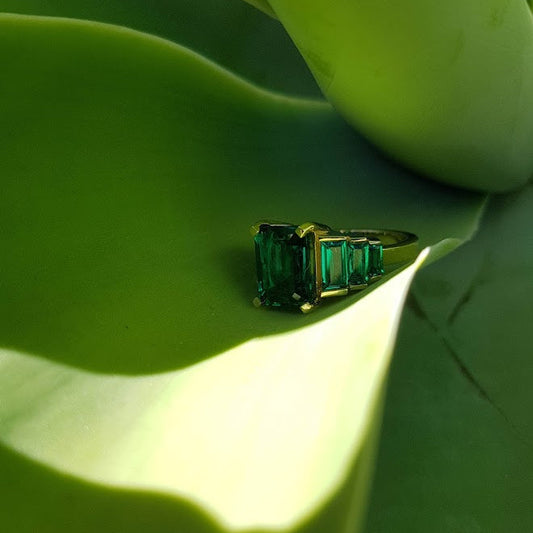 Emerald staircase ring (Jo)