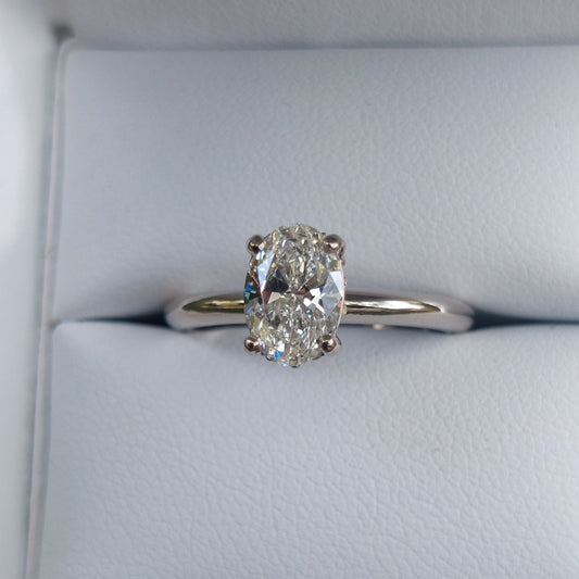 Solitaire Oval Diamond Engagement Ring 'Riley'