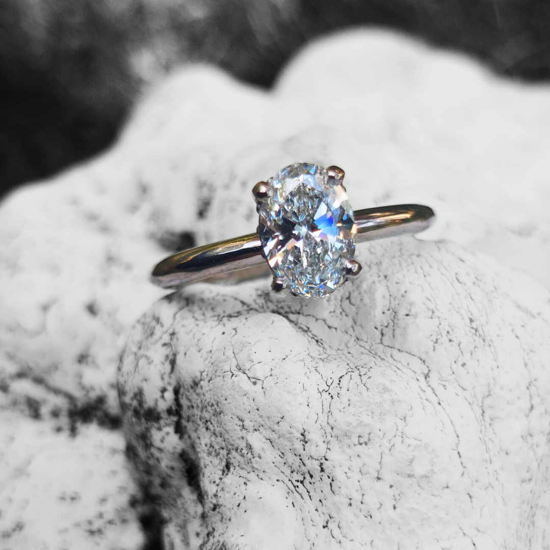 Solitaire Oval Diamond Engagement Ring 'Riley'