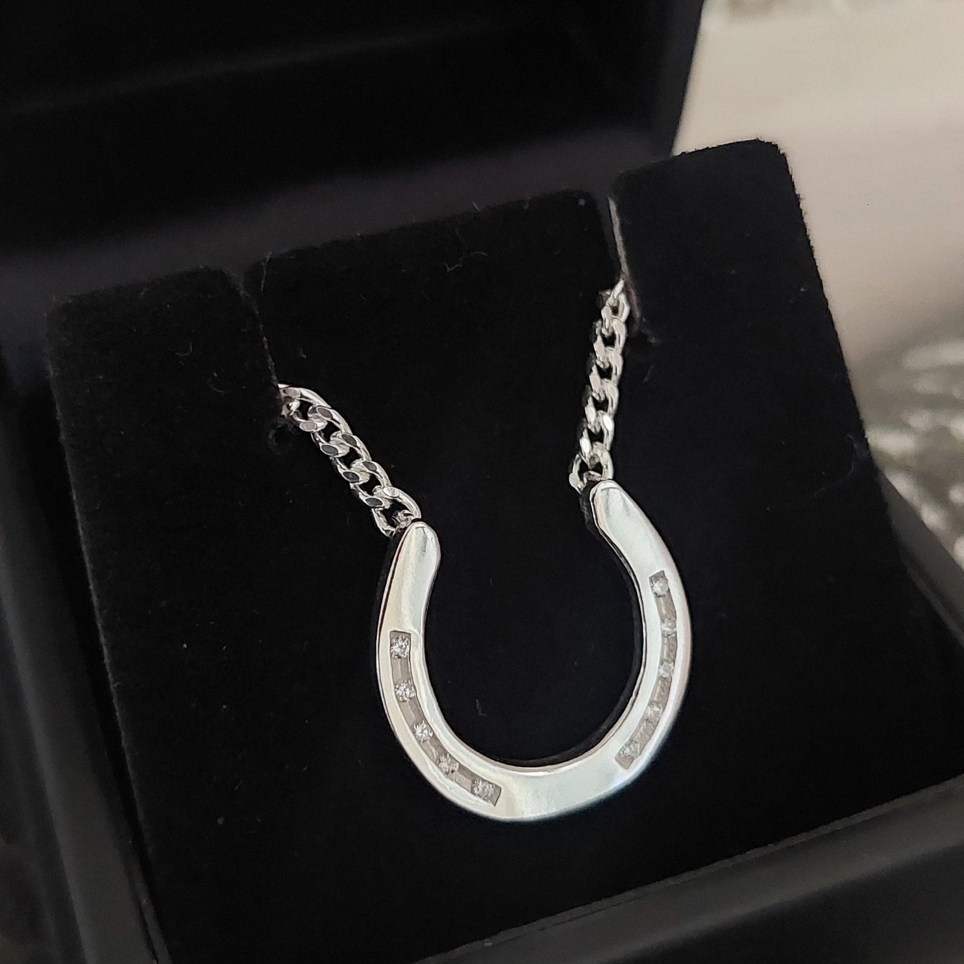 sterling silver diamond horseshoe pendant
