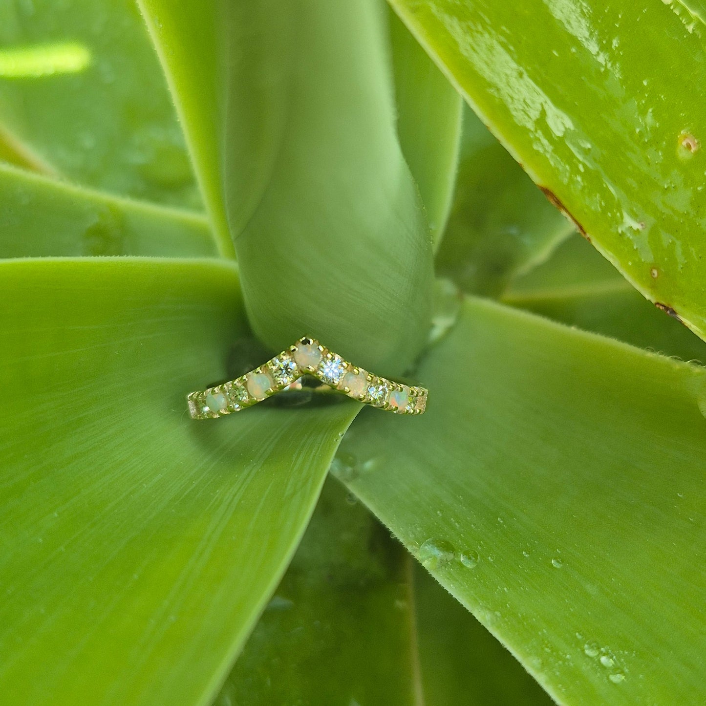 White opal and diamond wedder (Sophie)
