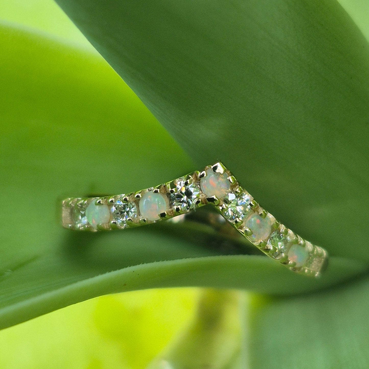 White opal and diamond wedder (Sophie)