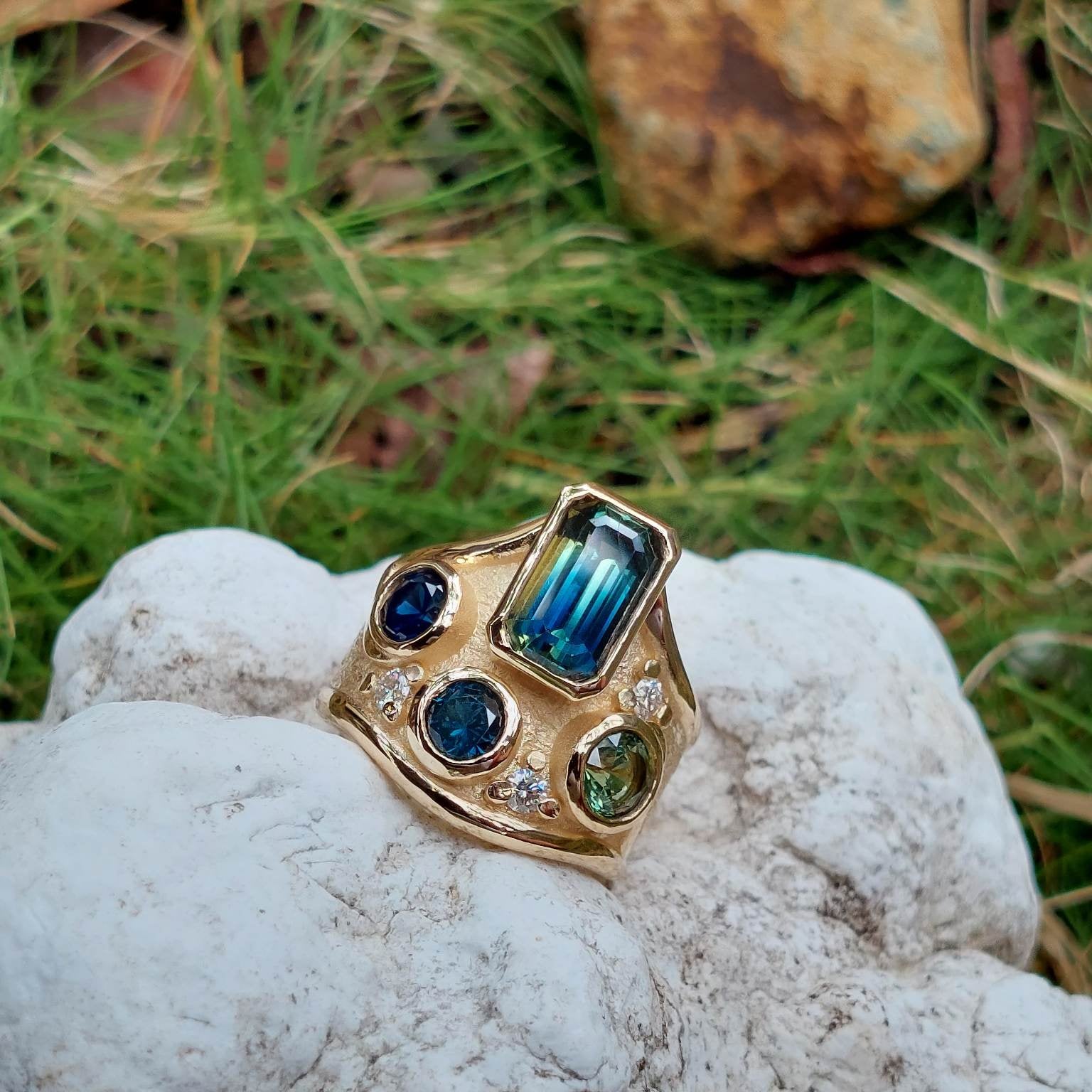 Australian Sapphire and diamond dress ring