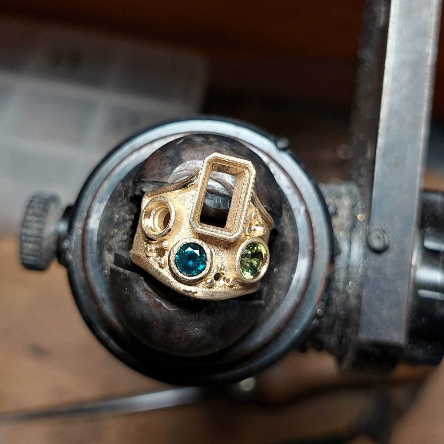 A contemporary Sapphire dress ring (Ena)