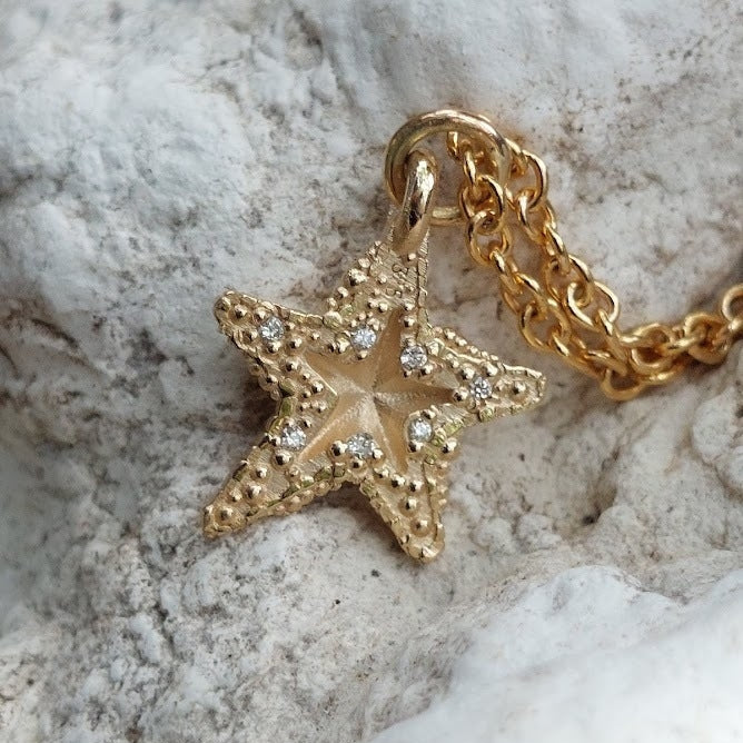 Starfish Charm – 9K Gold Coastal Pendant