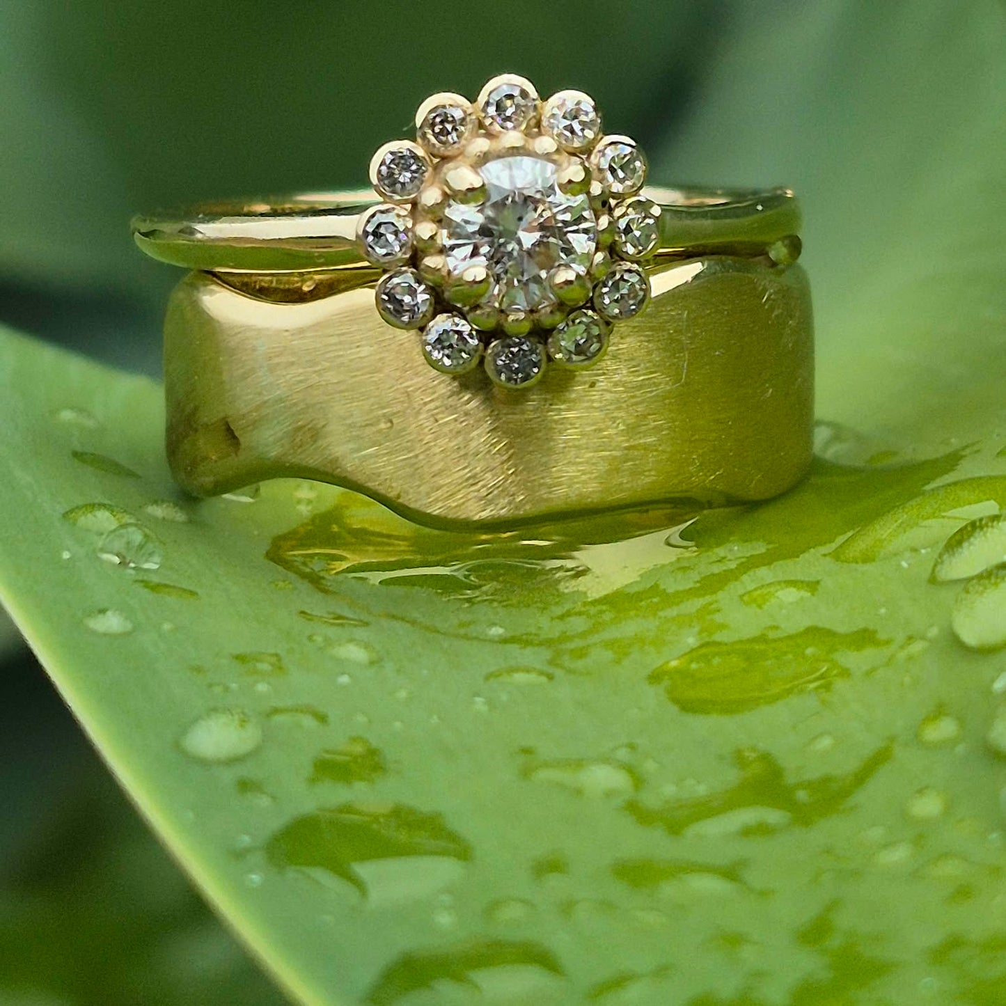 Diamond flower ring